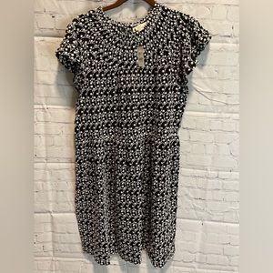 Loft Shift Dress. Black and White with beautiful stitching. NWT. L.